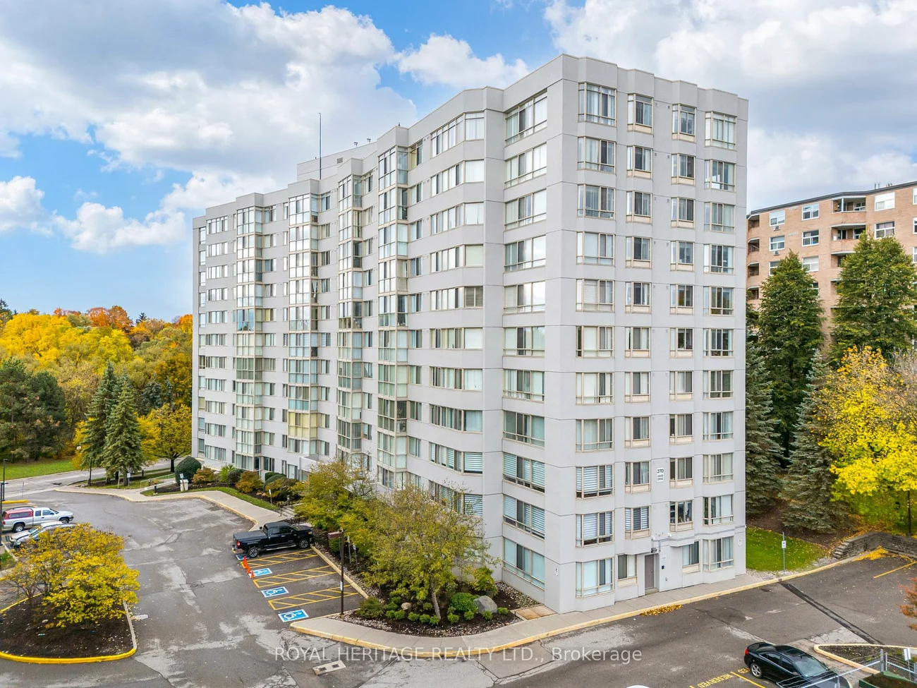 270, Davis, Central Newmarket, Newmarket