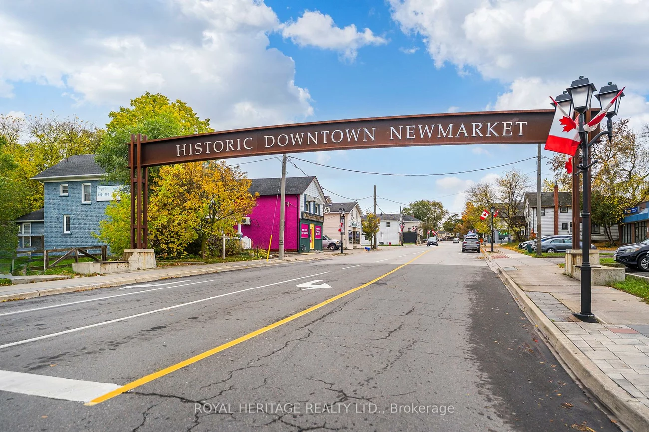 270, Davis, Central Newmarket, Newmarket