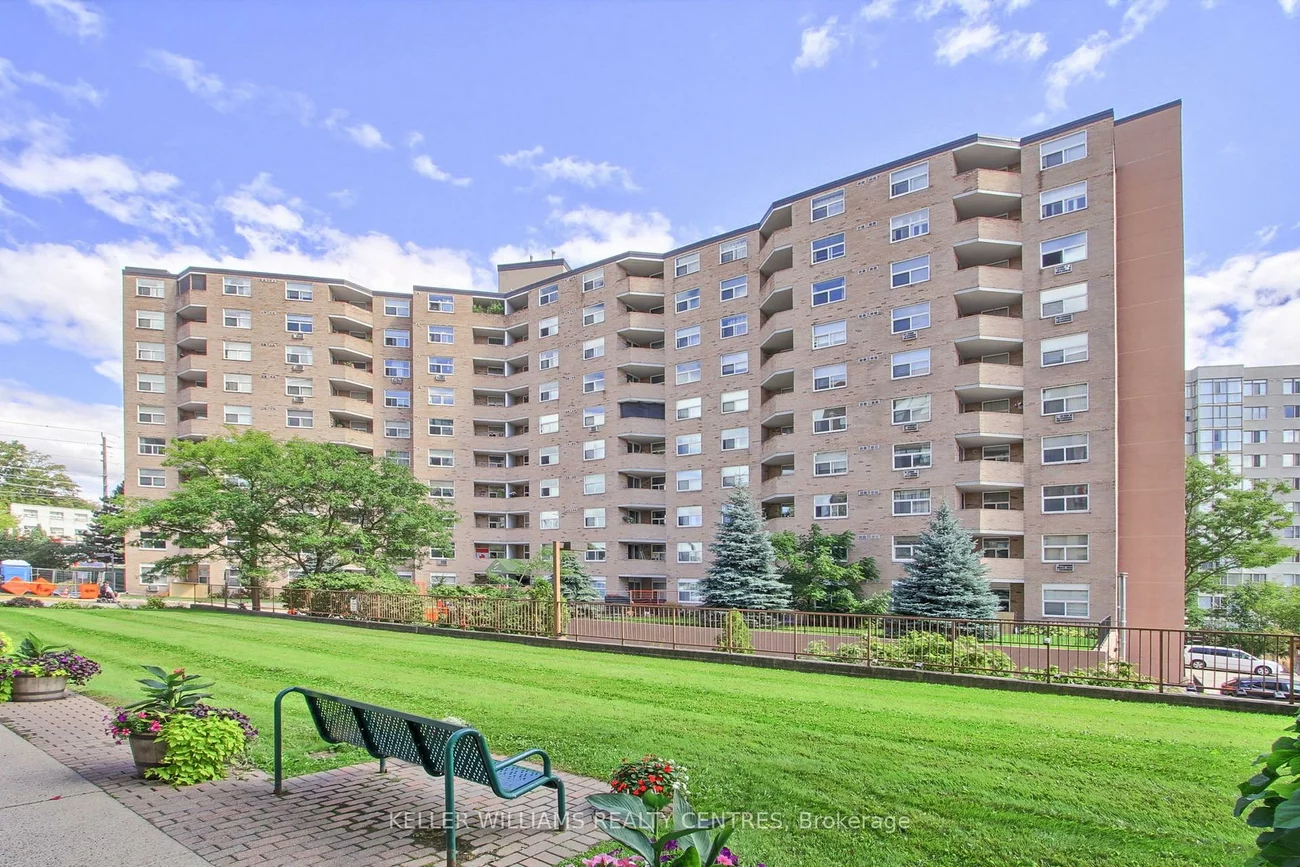 260, Davis, Central Newmarket, Newmarket