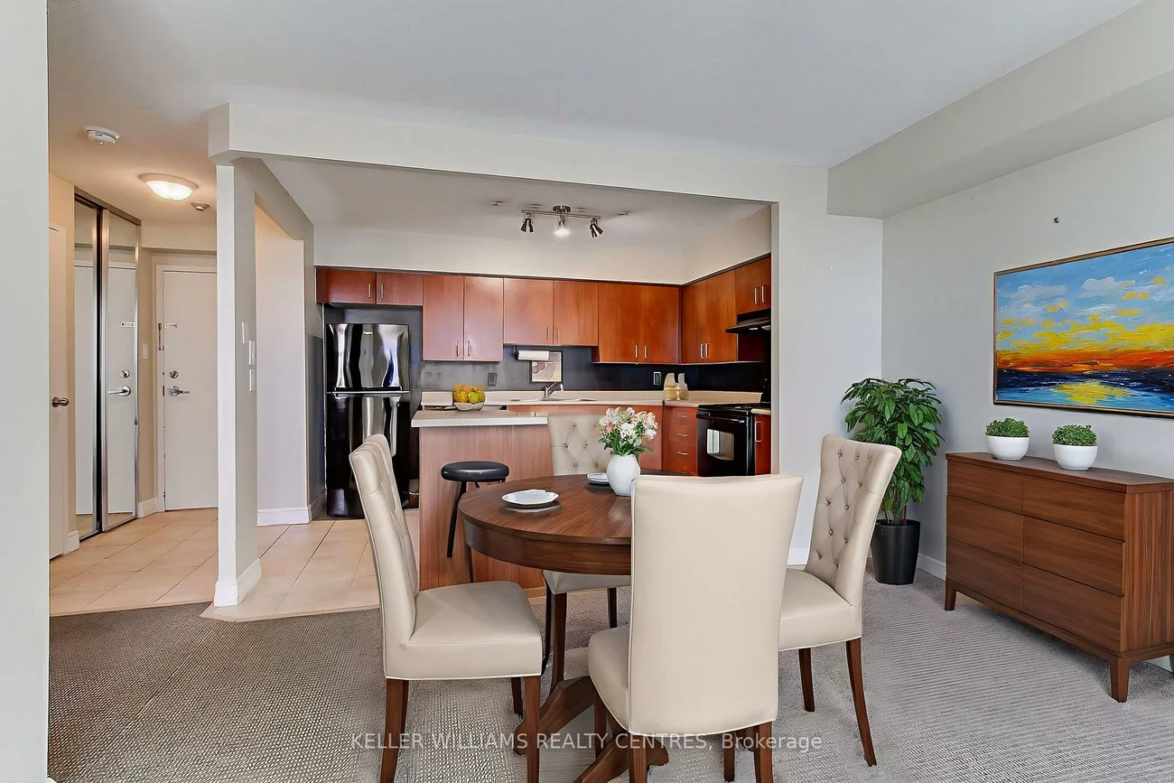 260, Davis, Central Newmarket, Newmarket