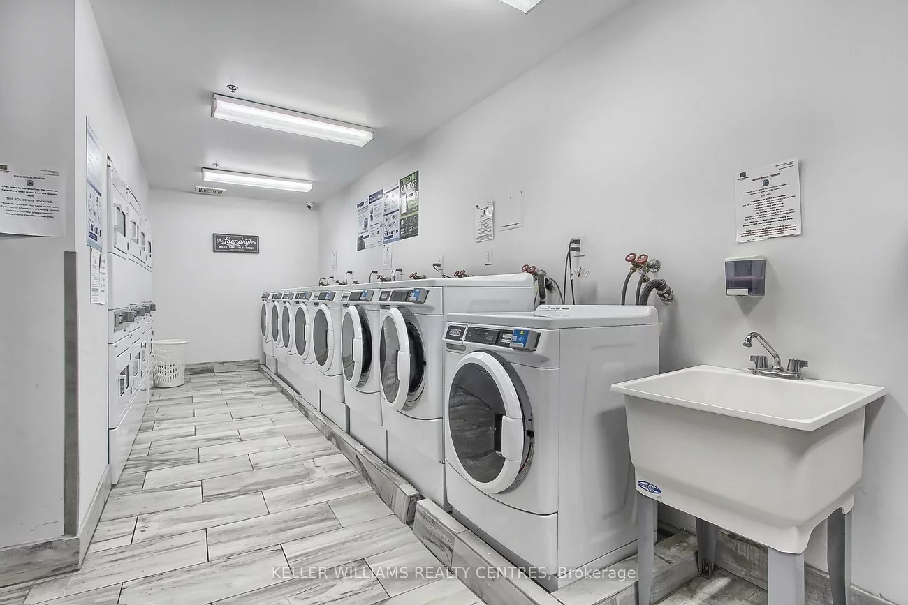 260, Davis, Central Newmarket, Newmarket