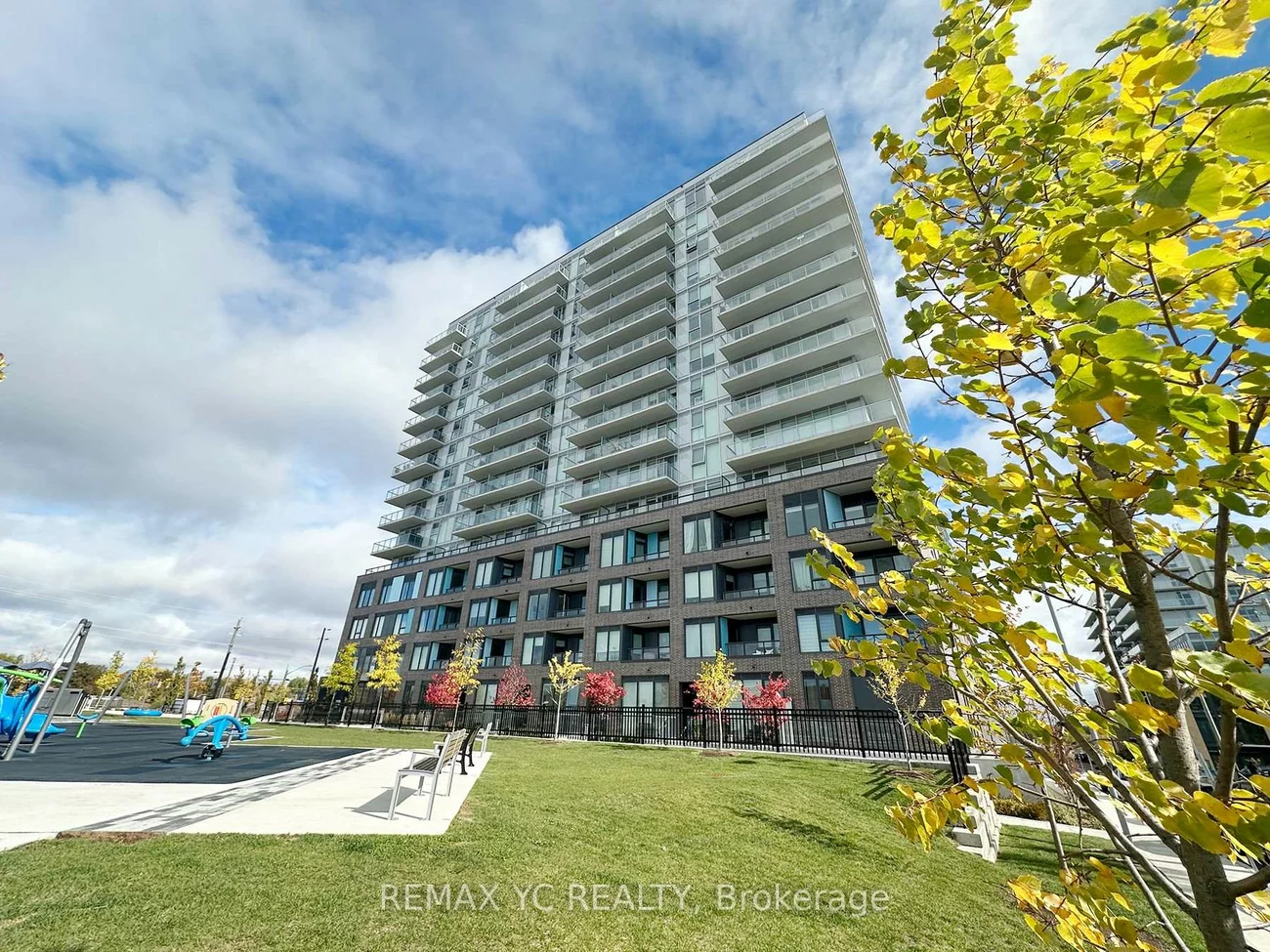 185, Deerfield, Central Newmarket, Newmarket