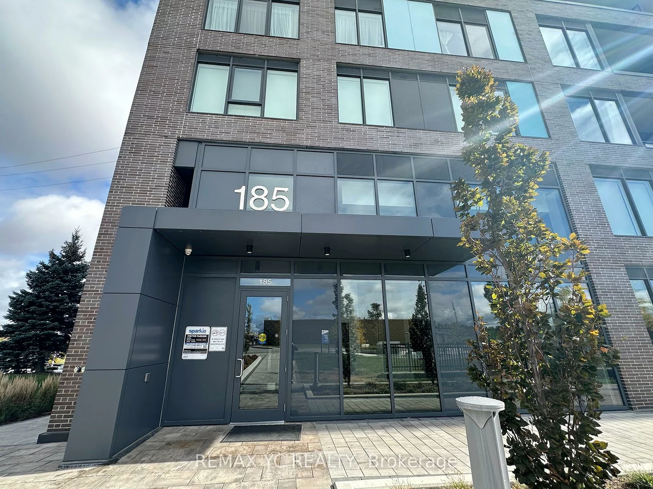 185, Deerfield, Central Newmarket, Newmarket