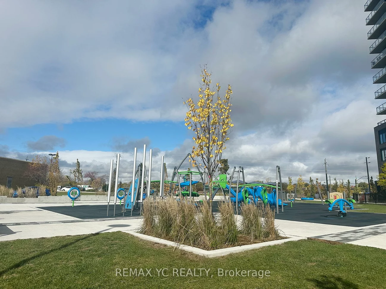 185, Deerfield, Central Newmarket, Newmarket