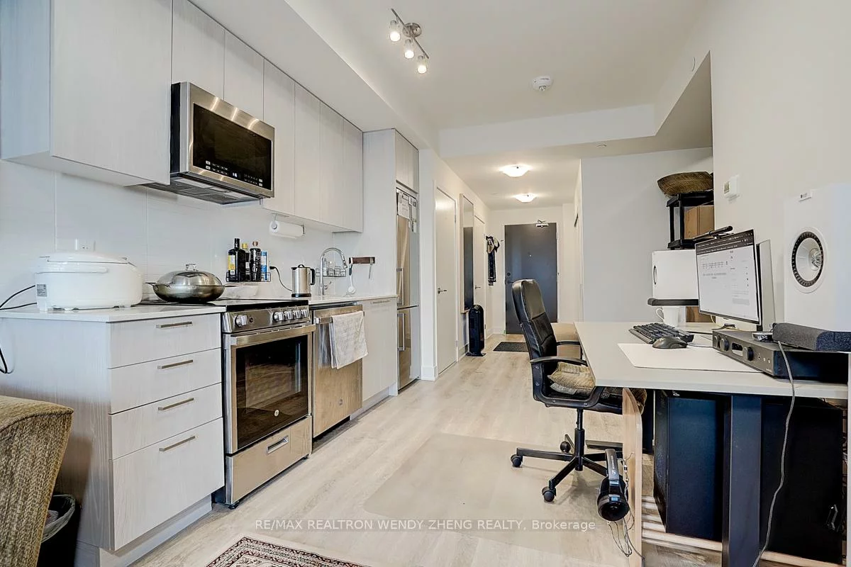 185, Deerfield, Central Newmarket, Newmarket