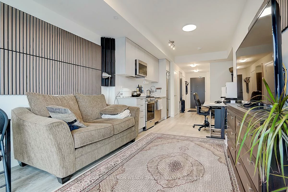 185, Deerfield, Central Newmarket, Newmarket