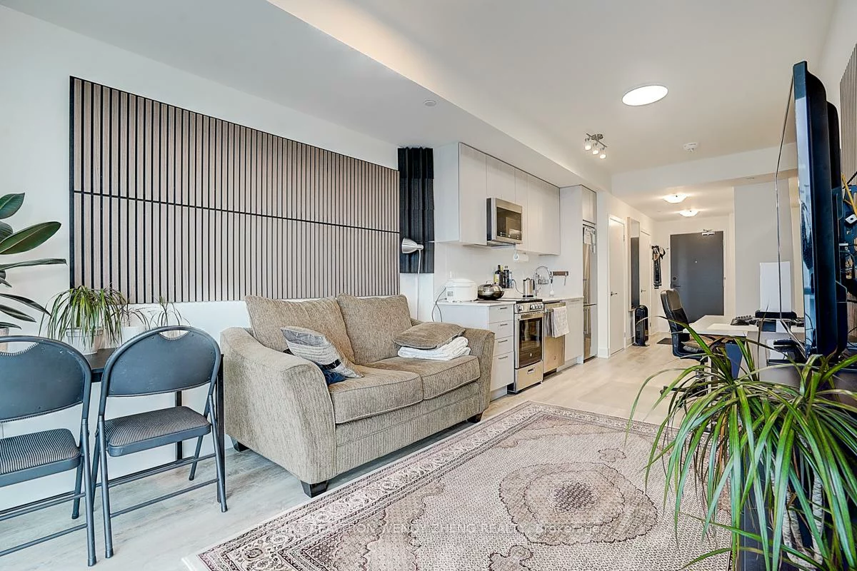 185, Deerfield, Central Newmarket, Newmarket