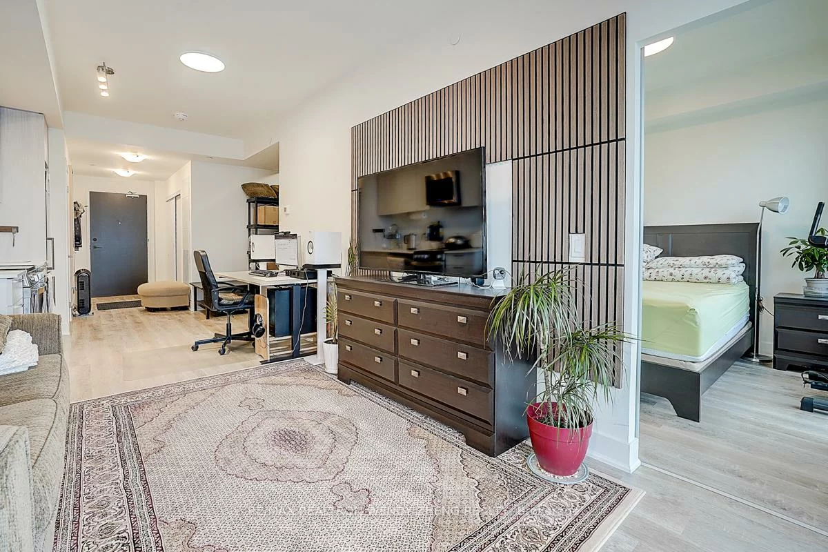 185, Deerfield, Central Newmarket, Newmarket