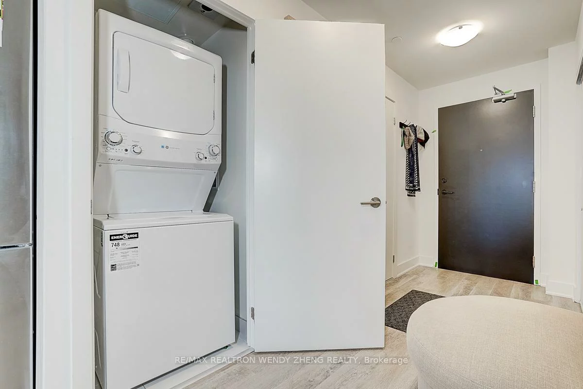 185, Deerfield, Central Newmarket, Newmarket