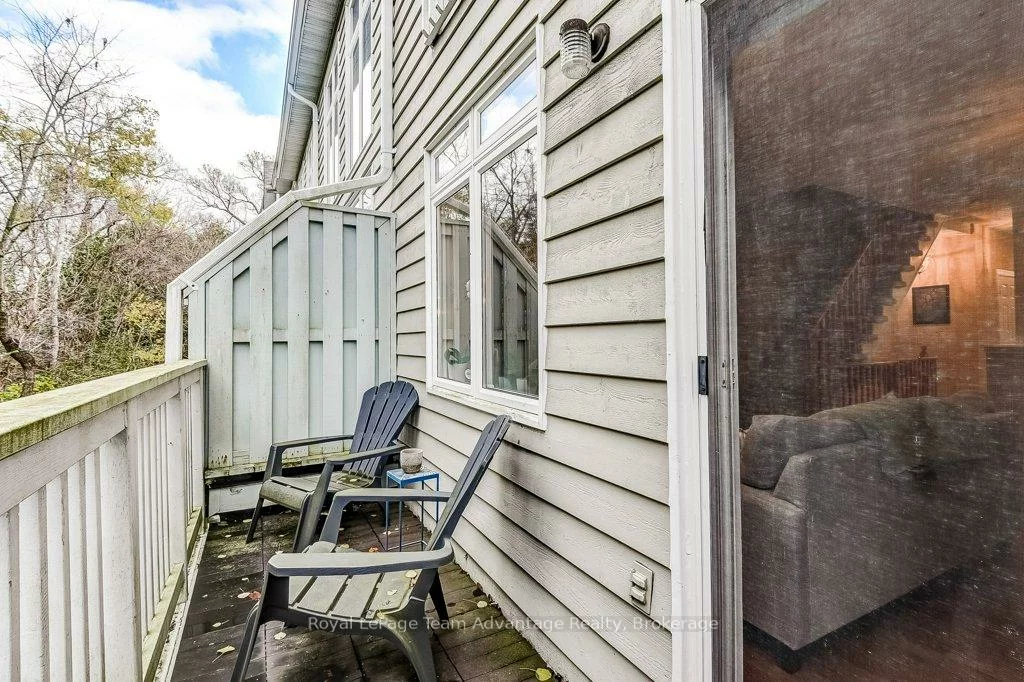 929, Creekfront, Gorham-College Manor, Newmarket