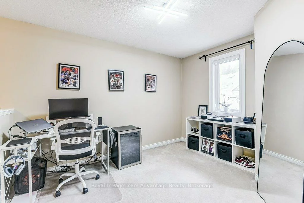 929, Creekfront, Gorham-College Manor, Newmarket