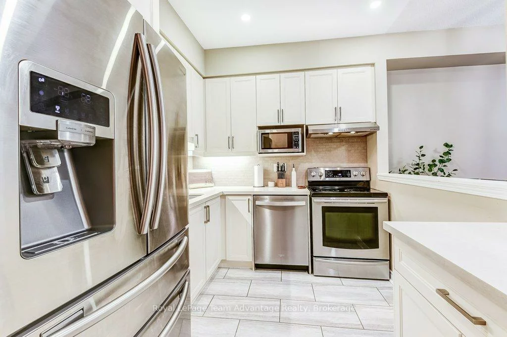 929, Creekfront, Gorham-College Manor, Newmarket