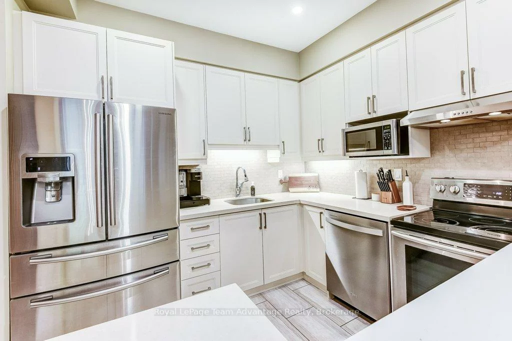 929, Creekfront, Gorham-College Manor, Newmarket