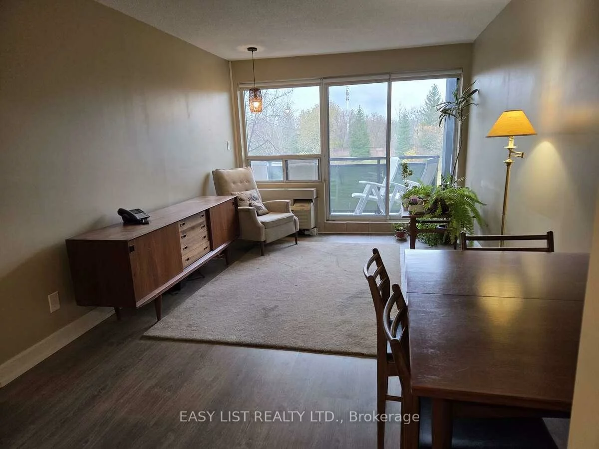 155, Main, Bristol-London, Newmarket