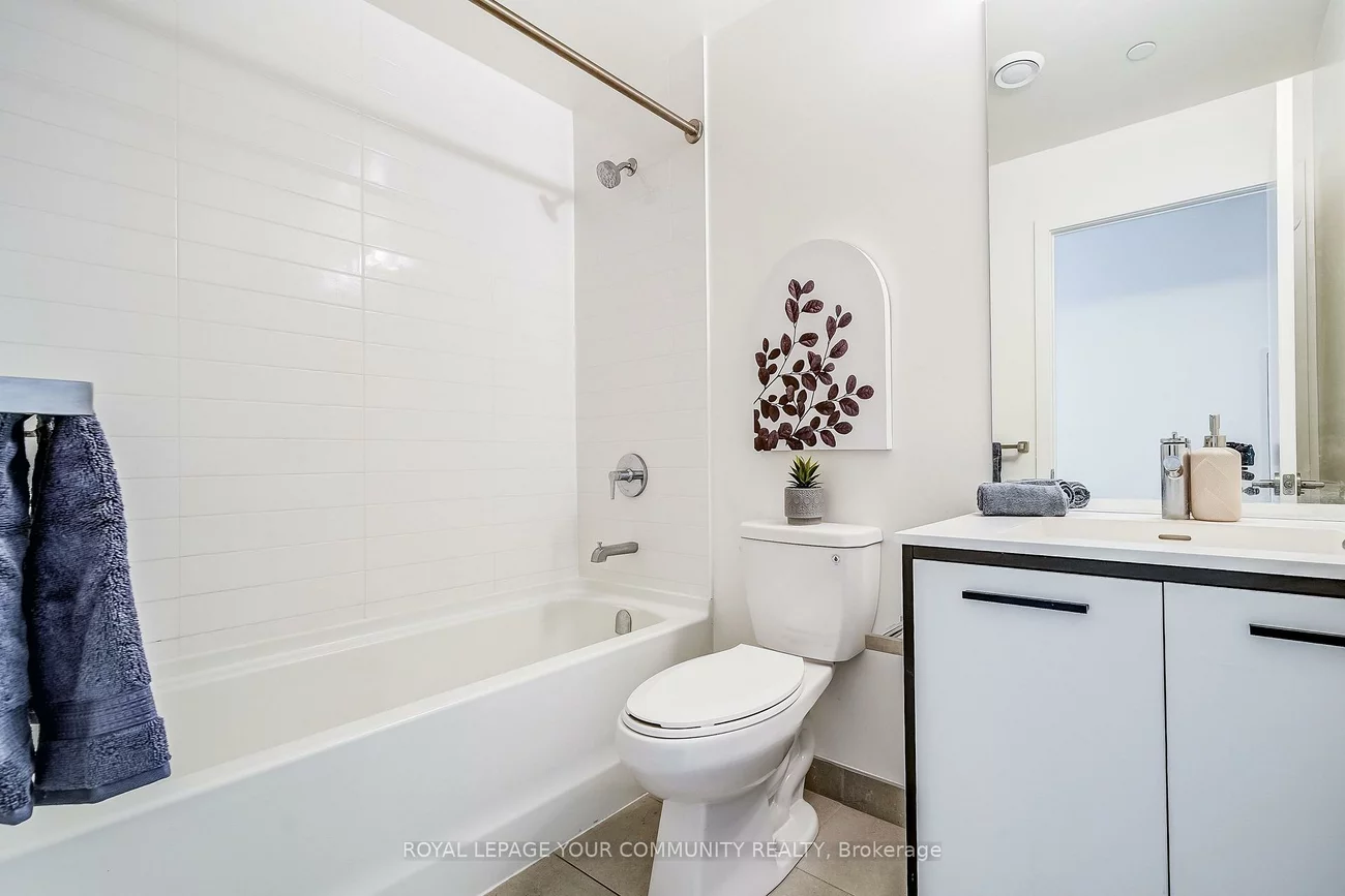 185, Deerfield, Central Newmarket, Newmarket