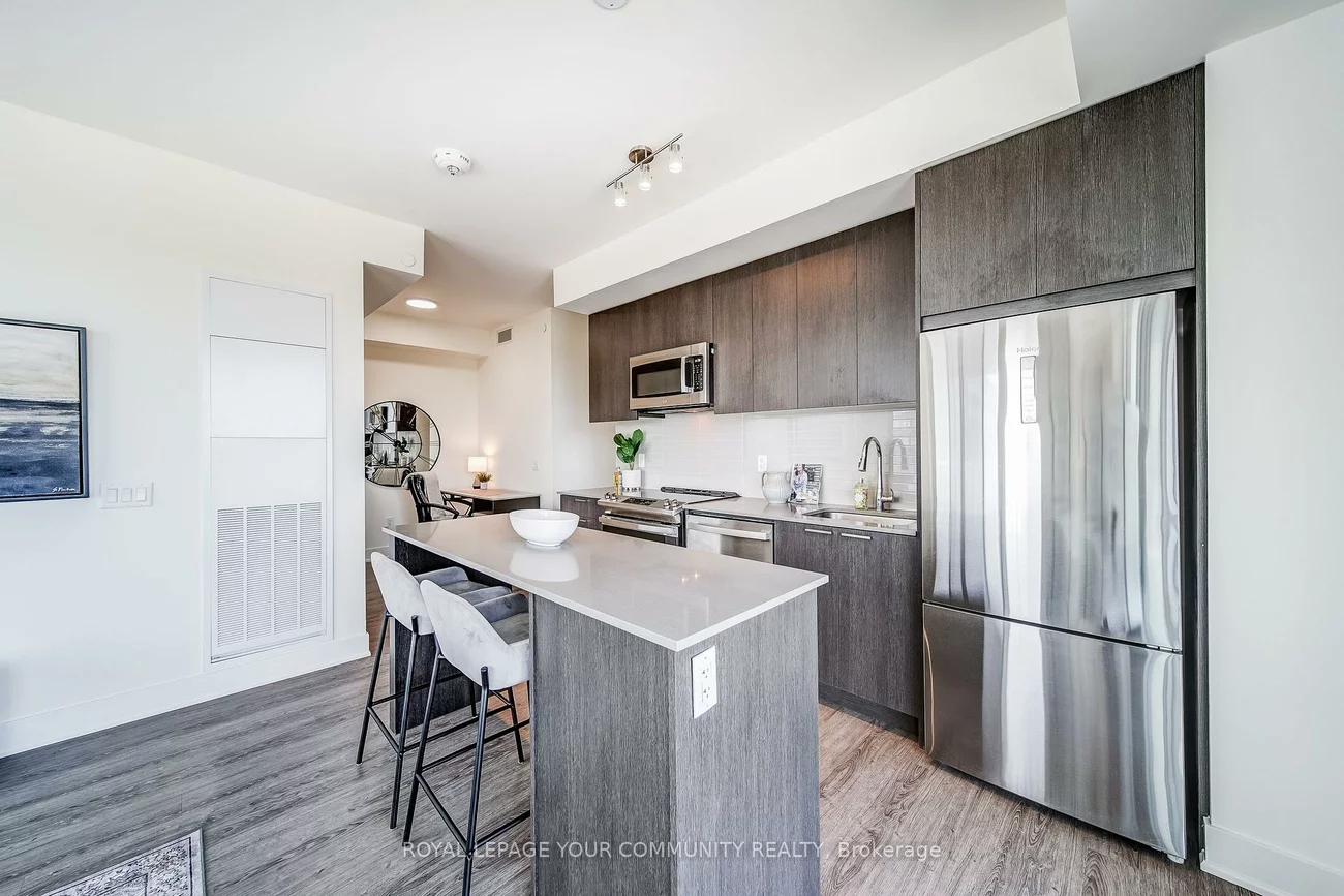 185, Deerfield, Central Newmarket, Newmarket