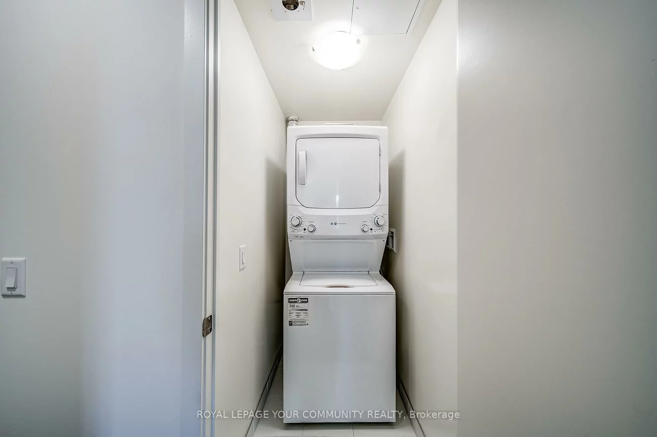 185, Deerfield, Central Newmarket, Newmarket