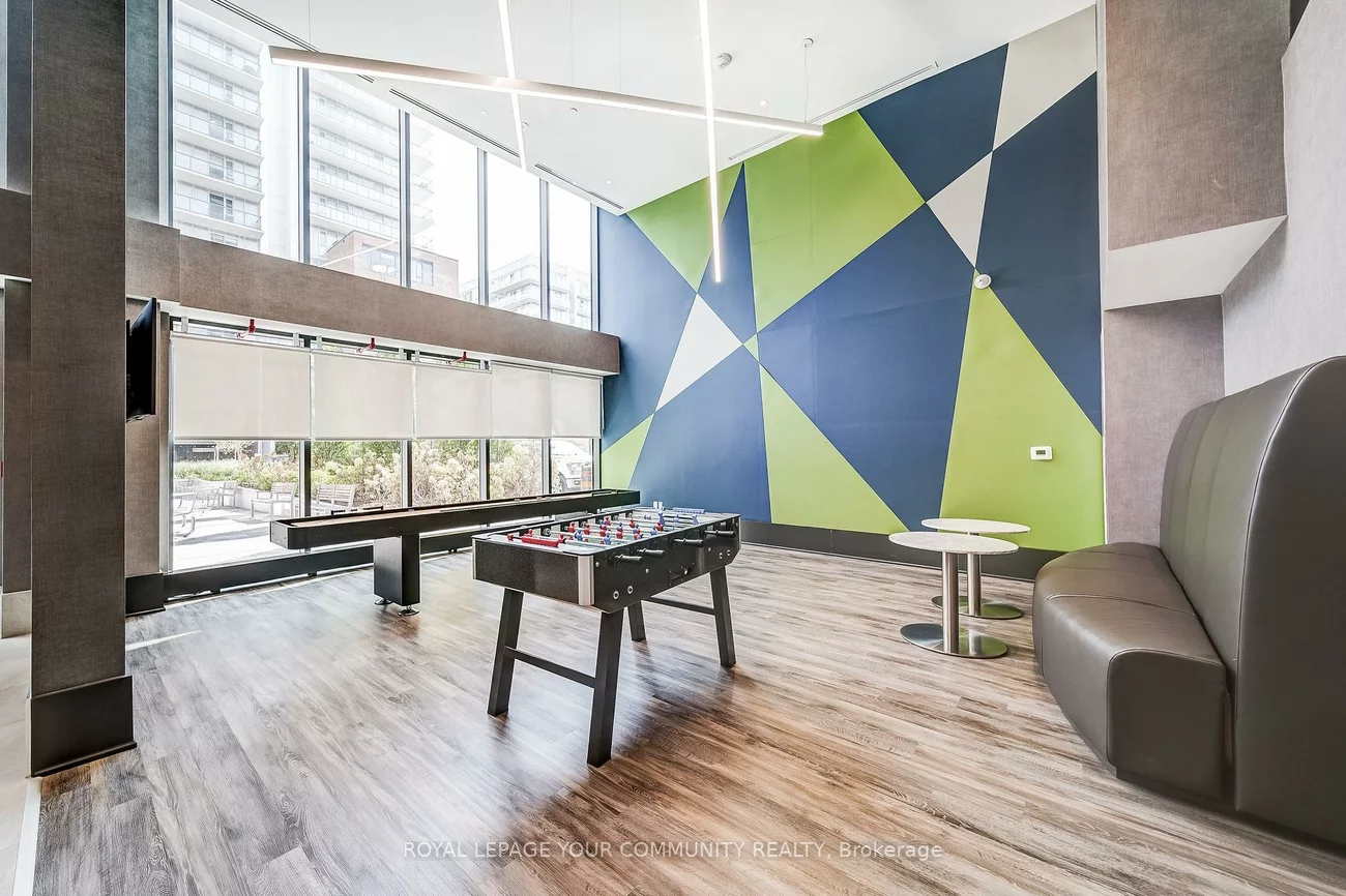 185, Deerfield, Central Newmarket, Newmarket