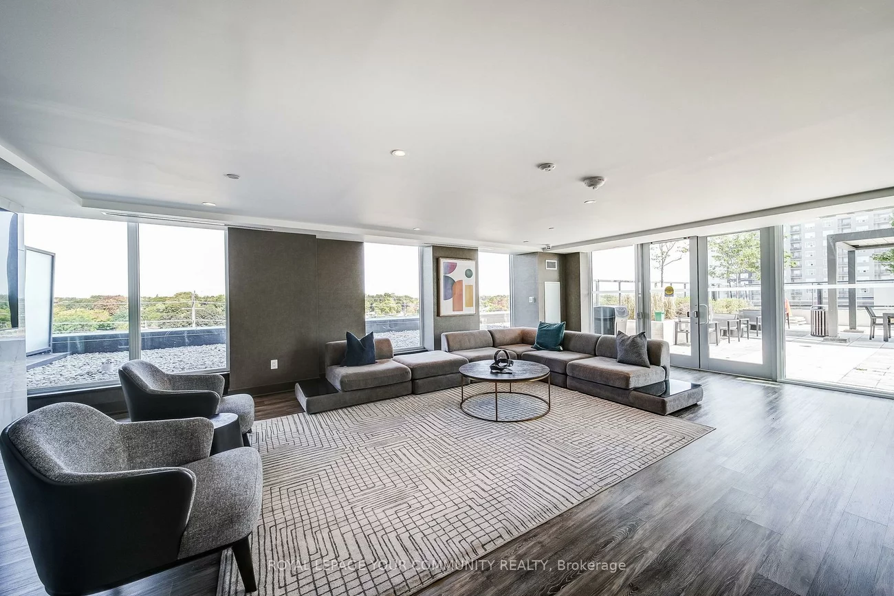 185, Deerfield, Central Newmarket, Newmarket