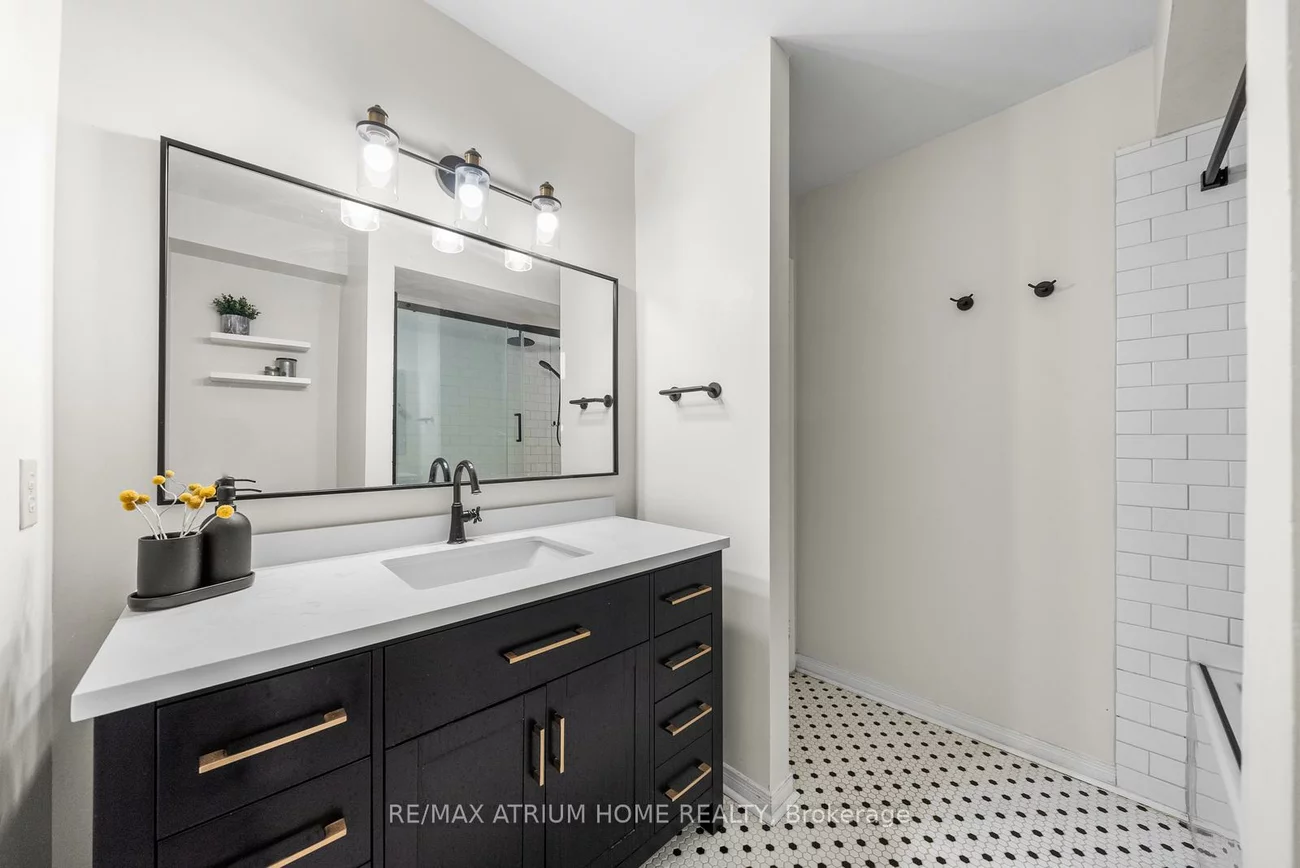 115, Main, Central Newmarket, Newmarket