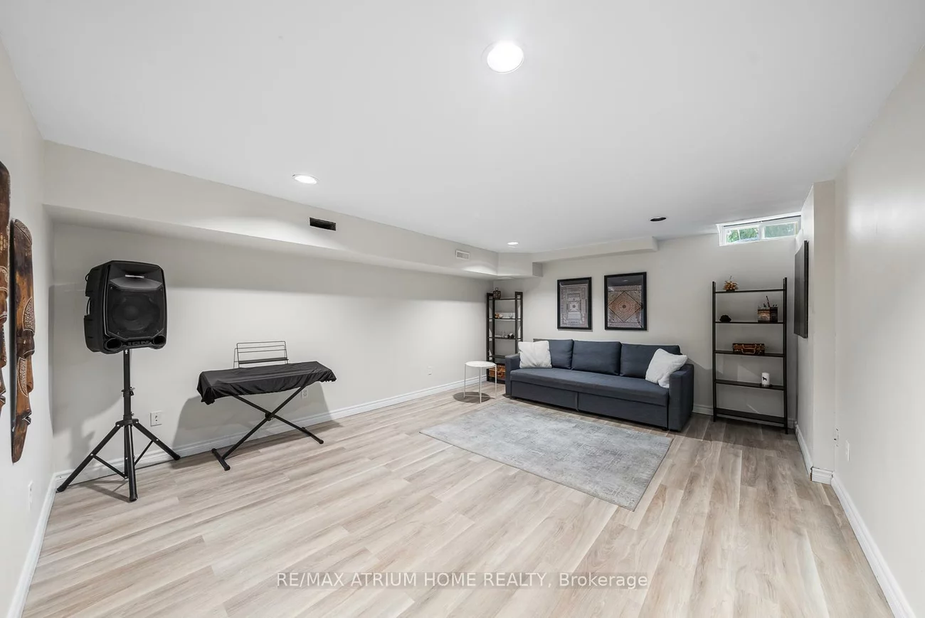 115, Main, Central Newmarket, Newmarket