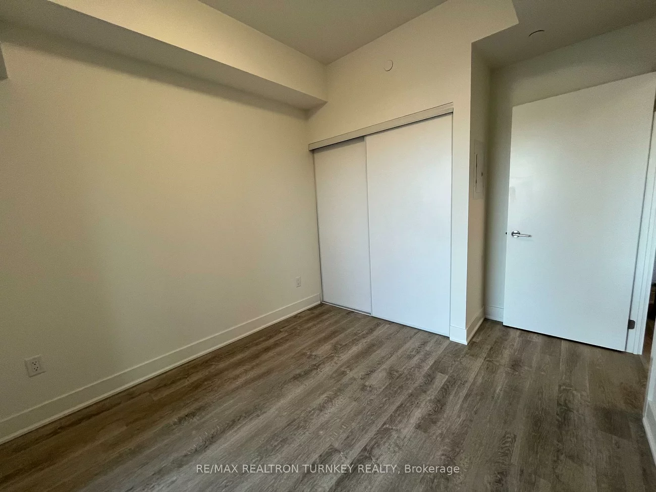 185, Deerfield, Central Newmarket, Newmarket