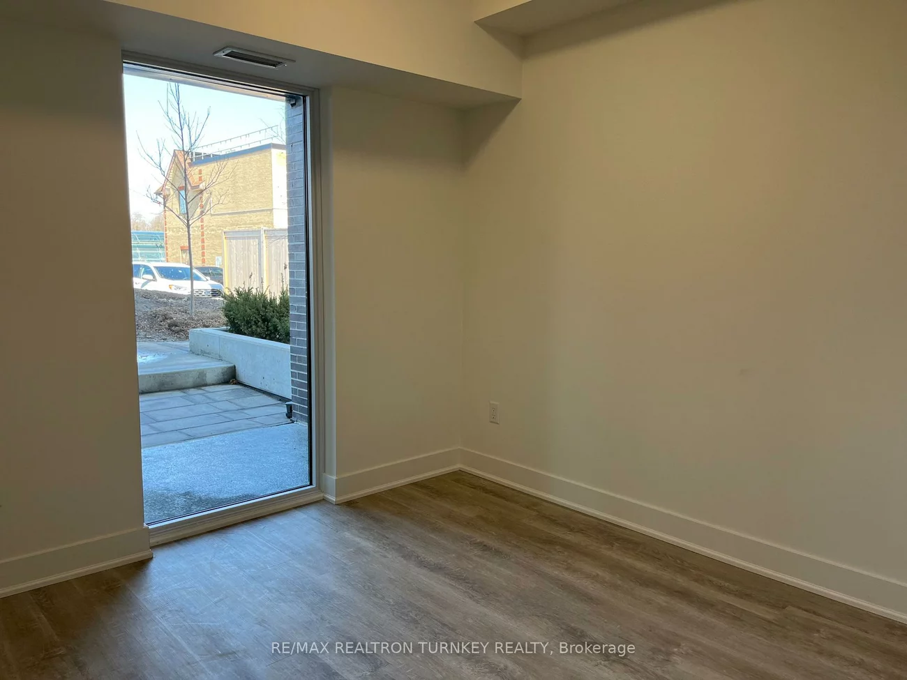 185, Deerfield, Central Newmarket, Newmarket