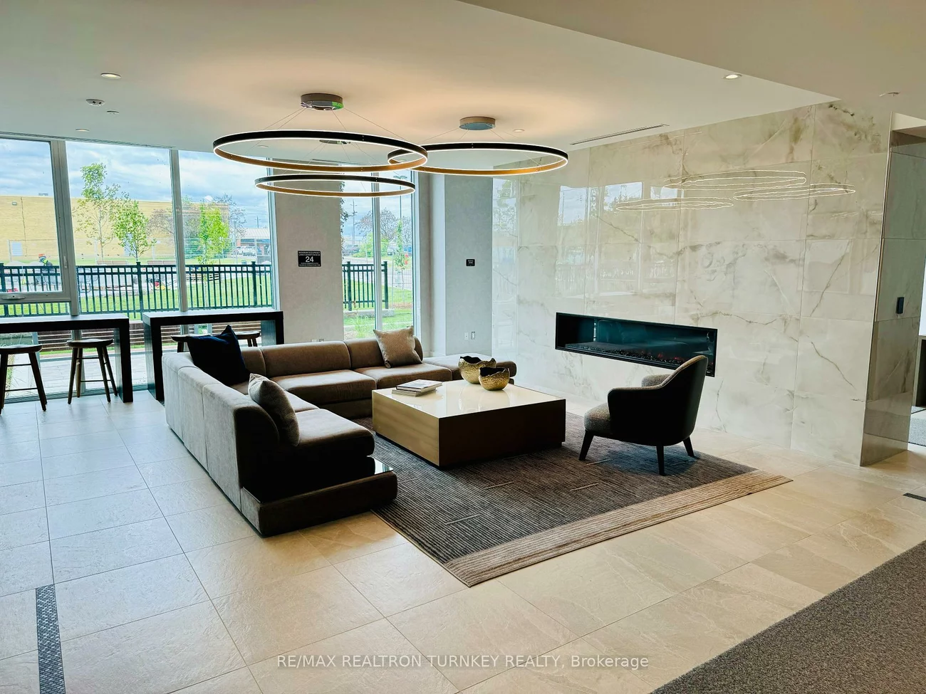 185, Deerfield, Central Newmarket, Newmarket