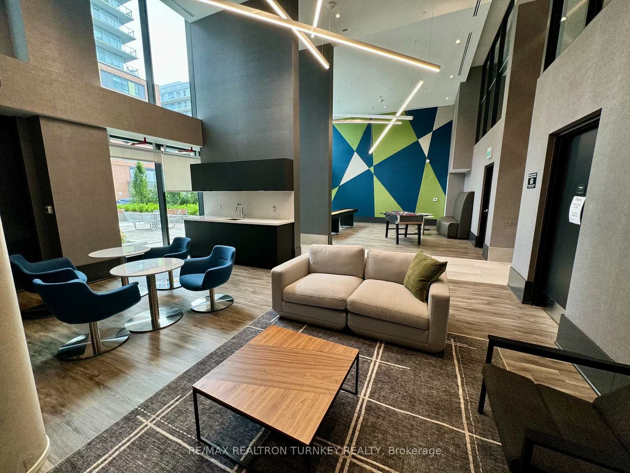 185, Deerfield, Central Newmarket, Newmarket