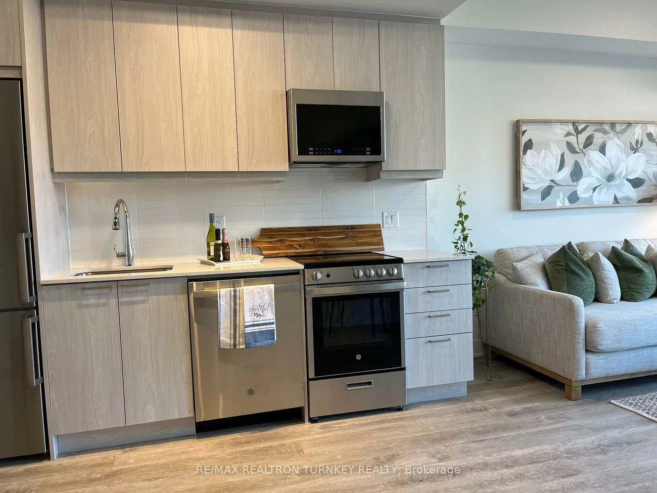 185, Deerfield, Central Newmarket, Newmarket