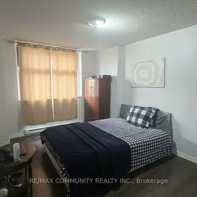 260, Davis, Central Newmarket, Newmarket