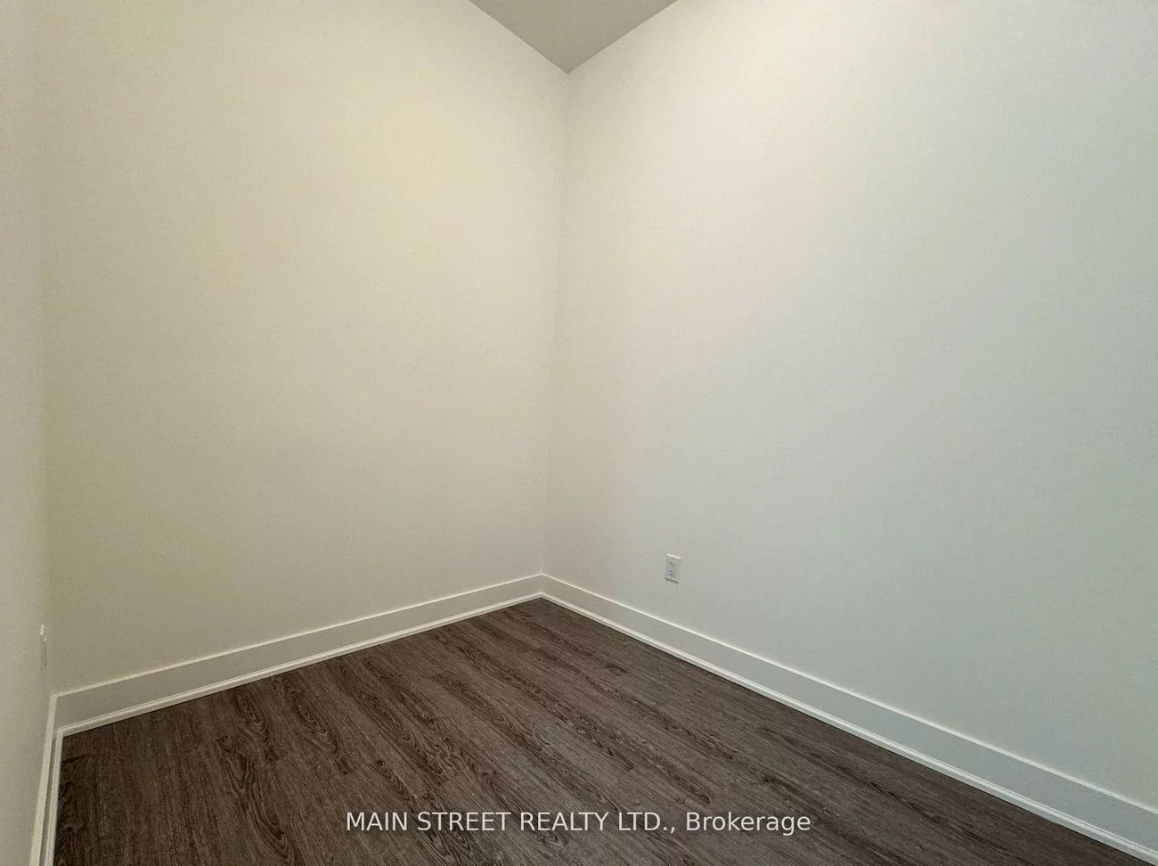 185, Deerfield, Central Newmarket, Newmarket