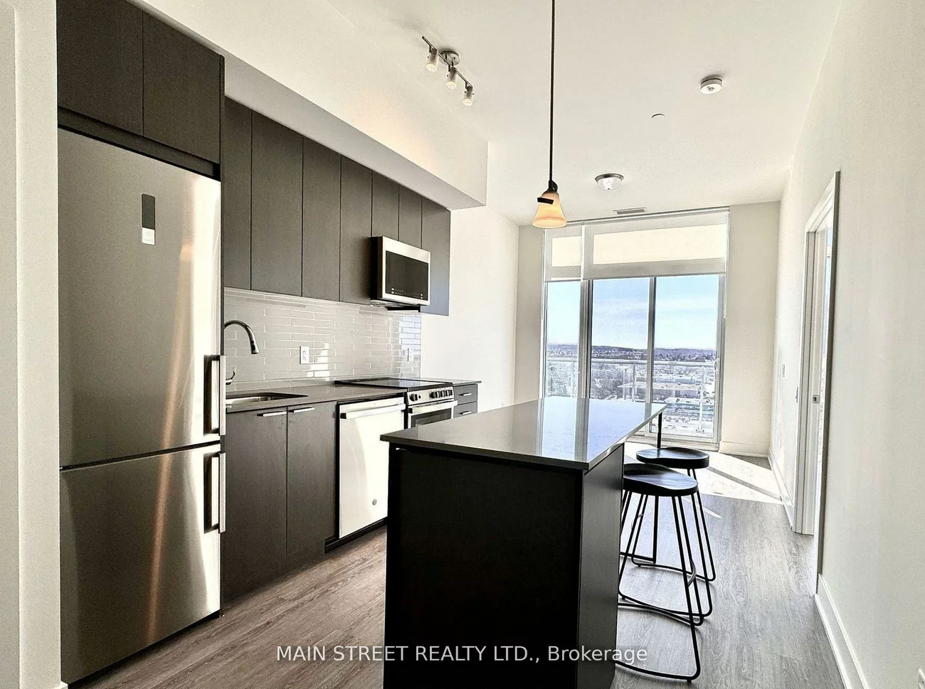 185, Deerfield, Central Newmarket, Newmarket