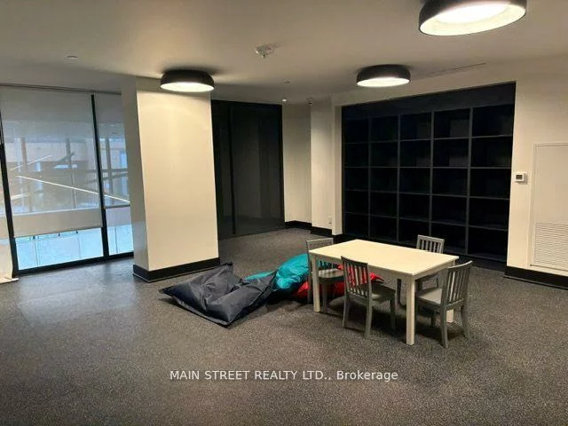 185, Deerfield, Central Newmarket, Newmarket