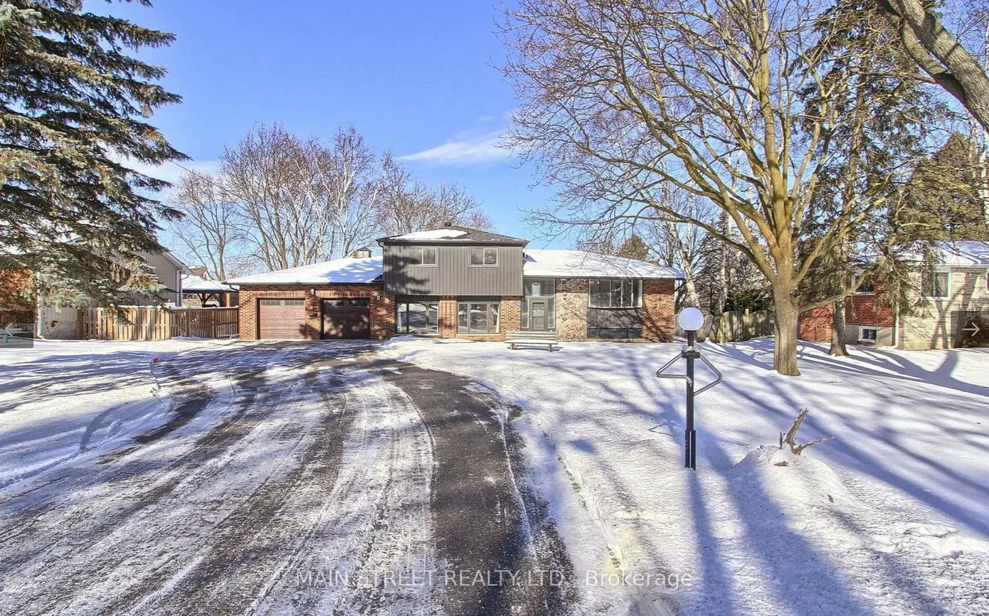 185, Deerfield, Central Newmarket, Newmarket