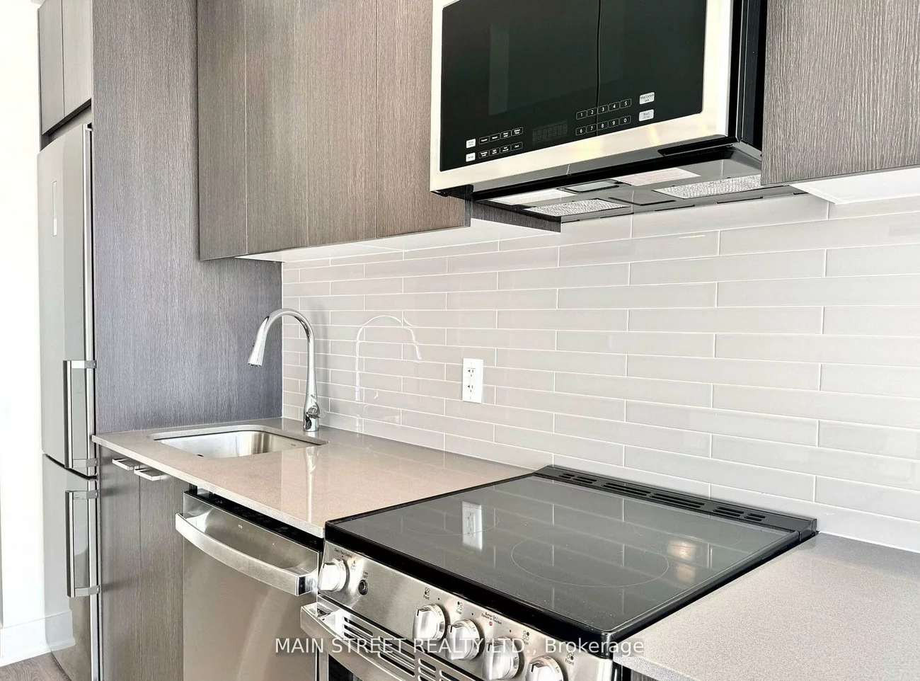 185, Deerfield, Central Newmarket, Newmarket