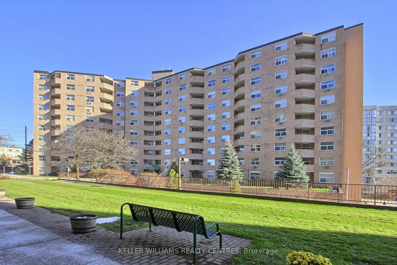 260, Davis, Central Newmarket, Newmarket