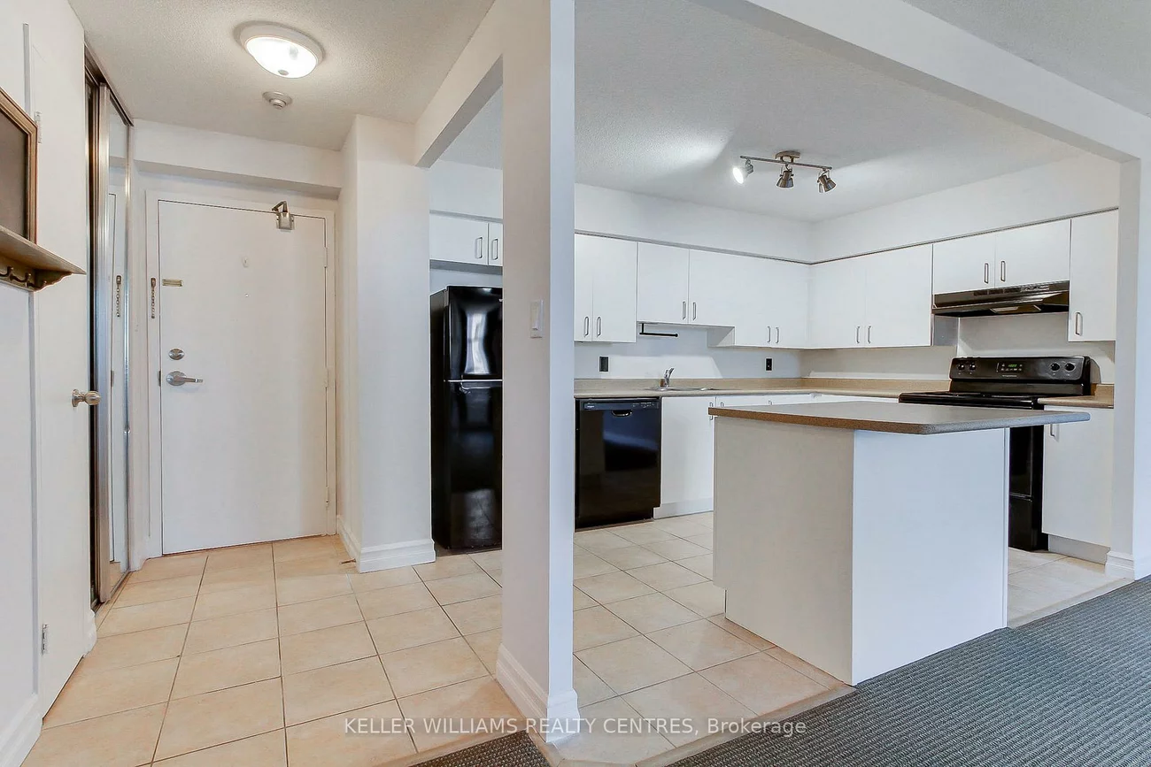 260, Davis, Central Newmarket, Newmarket