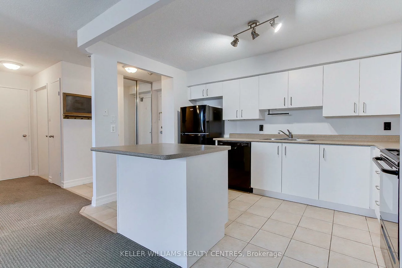 260, Davis, Central Newmarket, Newmarket