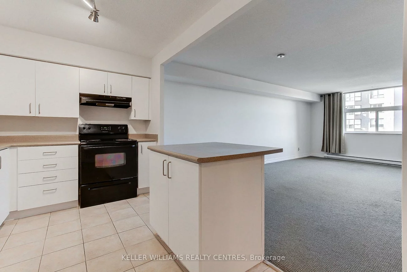 260, Davis, Central Newmarket, Newmarket