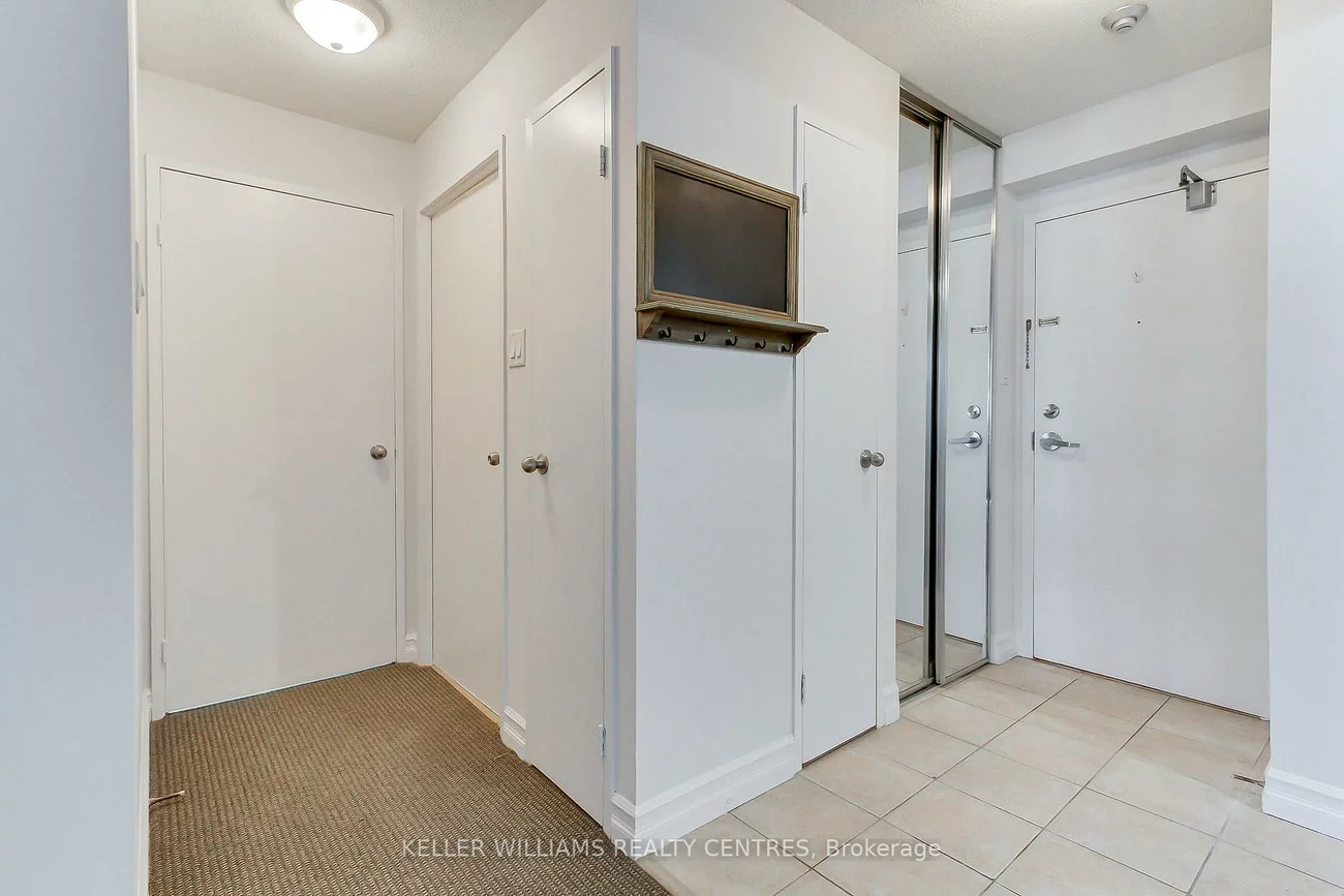 260, Davis, Central Newmarket, Newmarket