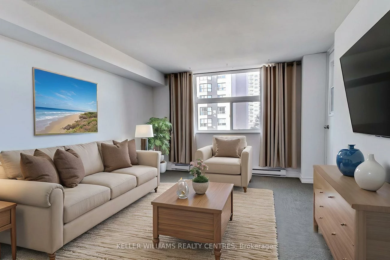 260, Davis, Central Newmarket, Newmarket