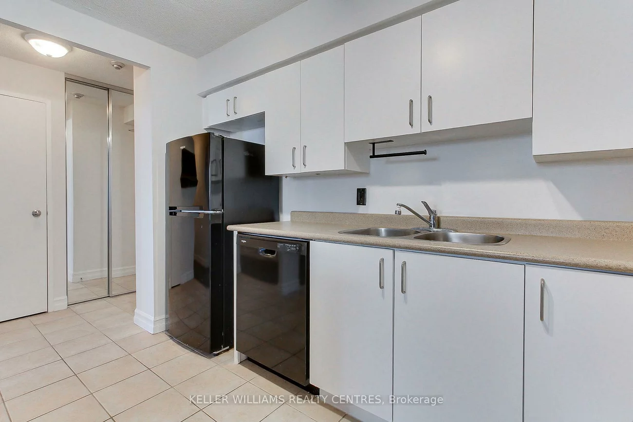 260, Davis, Central Newmarket, Newmarket