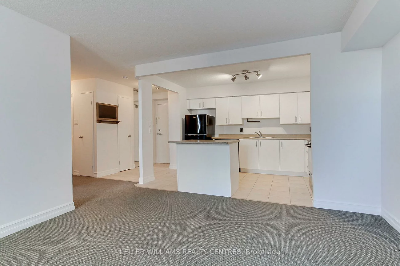 260, Davis, Central Newmarket, Newmarket