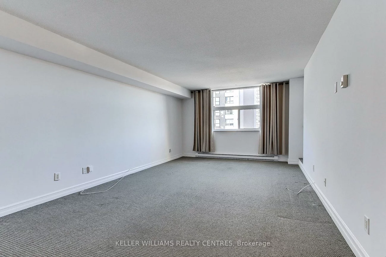 260, Davis, Central Newmarket, Newmarket