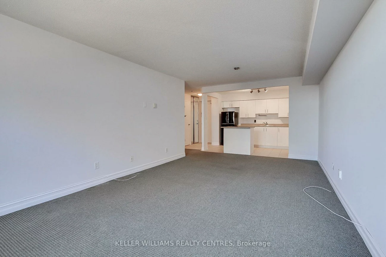 260, Davis, Central Newmarket, Newmarket