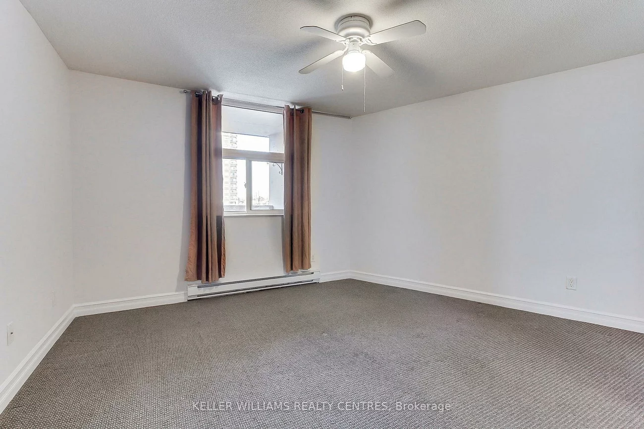 260, Davis, Central Newmarket, Newmarket