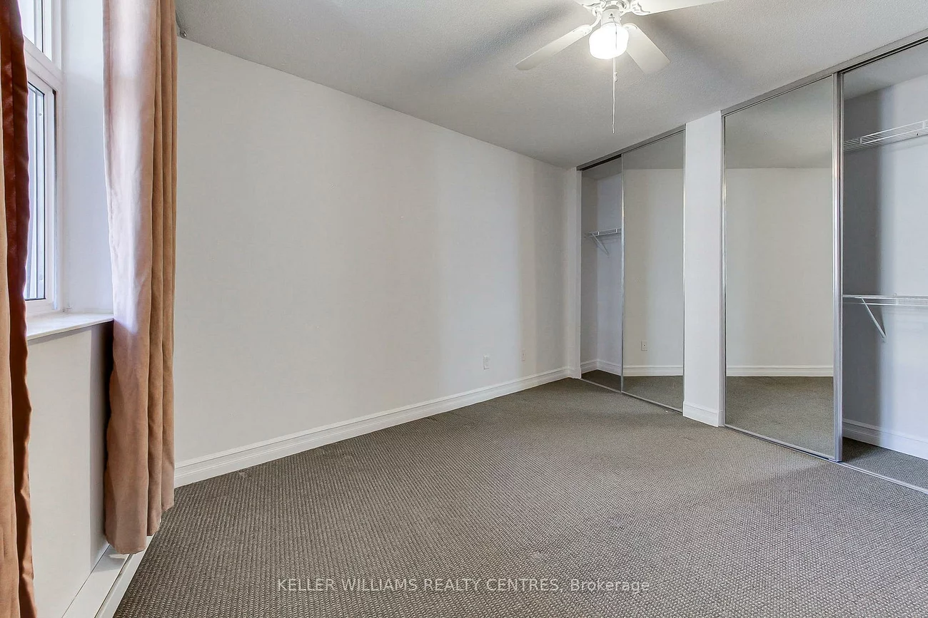 260, Davis, Central Newmarket, Newmarket