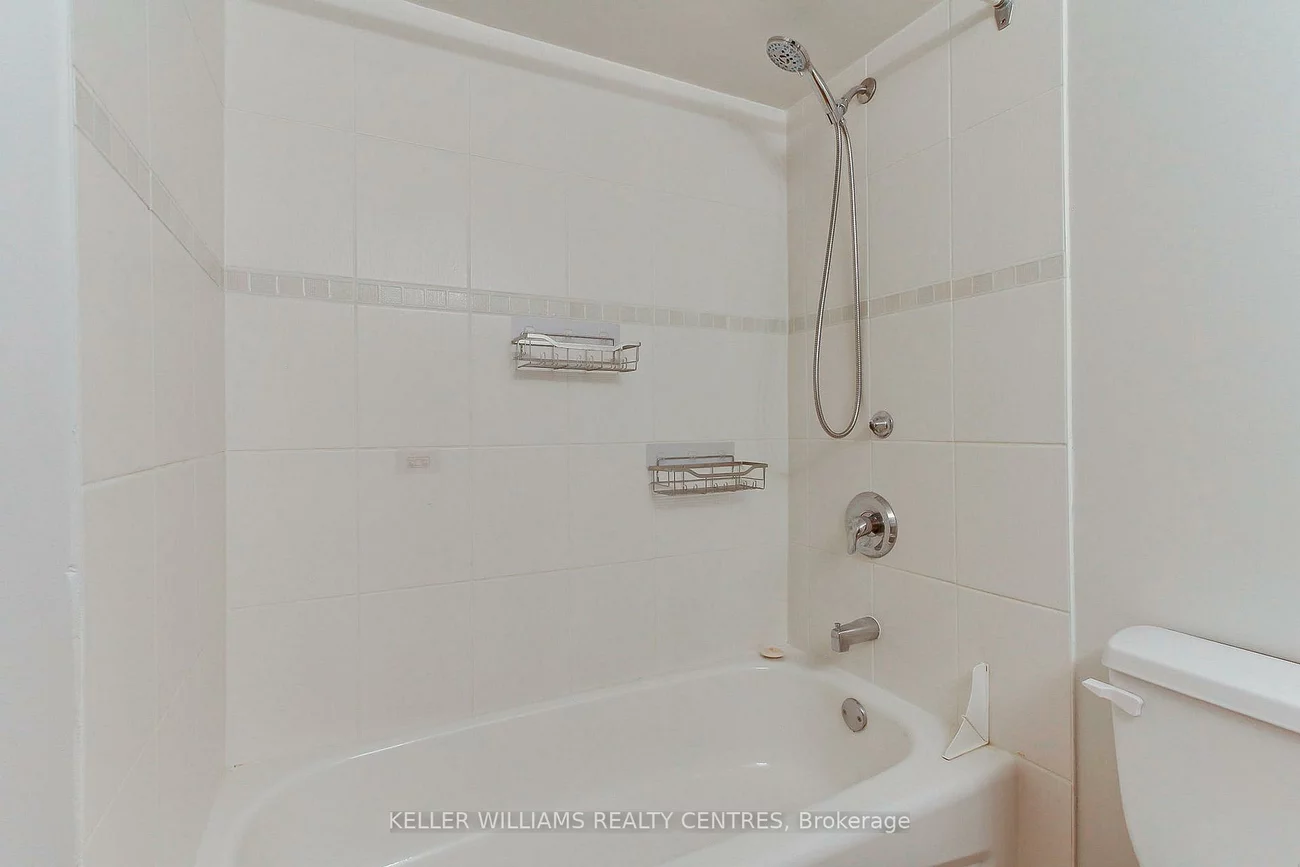 260, Davis, Central Newmarket, Newmarket