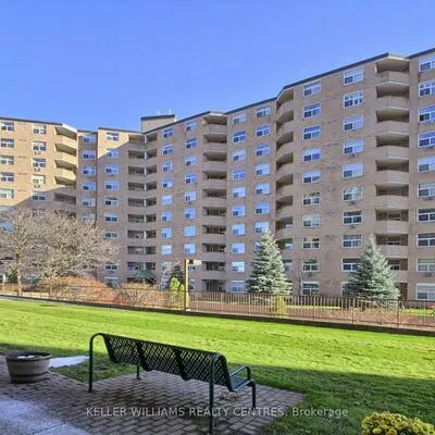 260, Davis, Central Newmarket, Newmarket